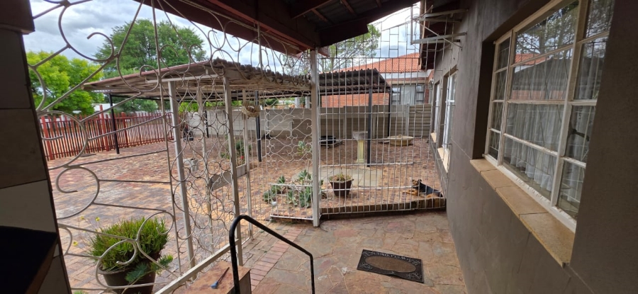 5 Bedroom Property for Sale in Elandia North West